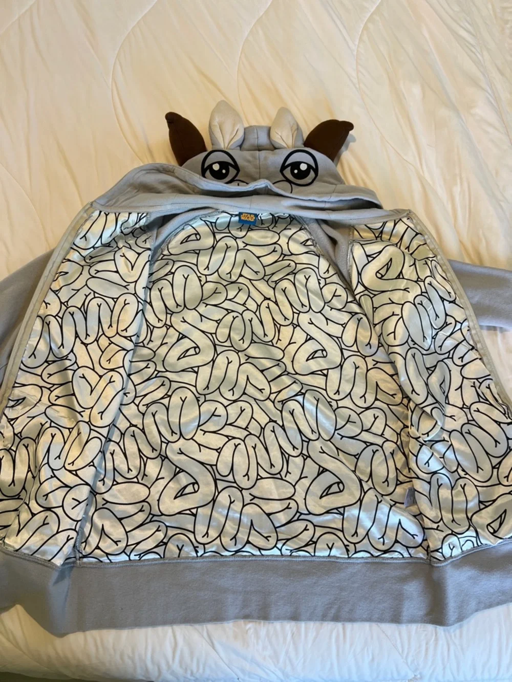 Taun Taun Two-Tone Zip Hoodie with Lightsaber Zipper - Picture 10 of 11